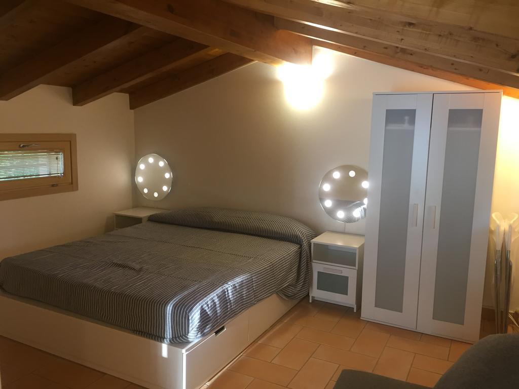 B&B Nido Sui Laghi San Donnino della Nizzola ภายนอก รูปภาพ
