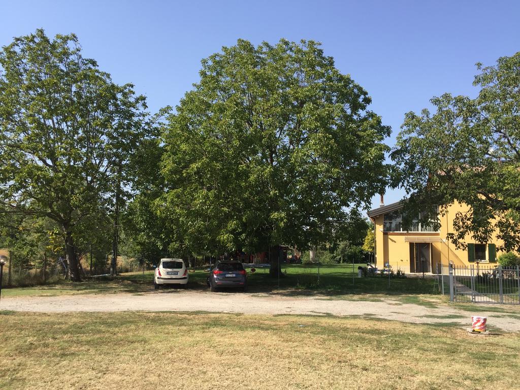 B&B Nido Sui Laghi San Donnino della Nizzola ภายนอก รูปภาพ